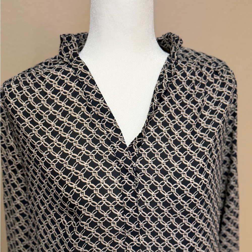 H&M Black and White Geometric Blouse - Picture 4 of 8